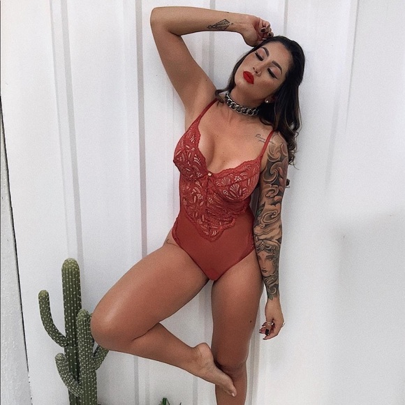 Lace wired bodysuit non padded - Picture 6 of 11